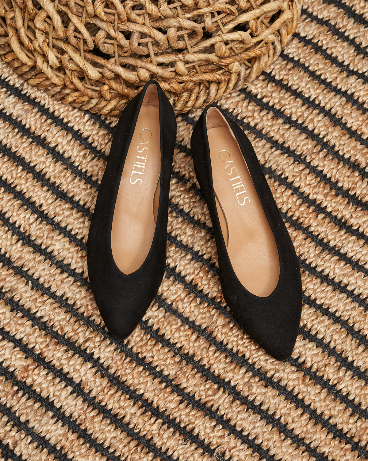 ELEANOR ANTE NEGRO